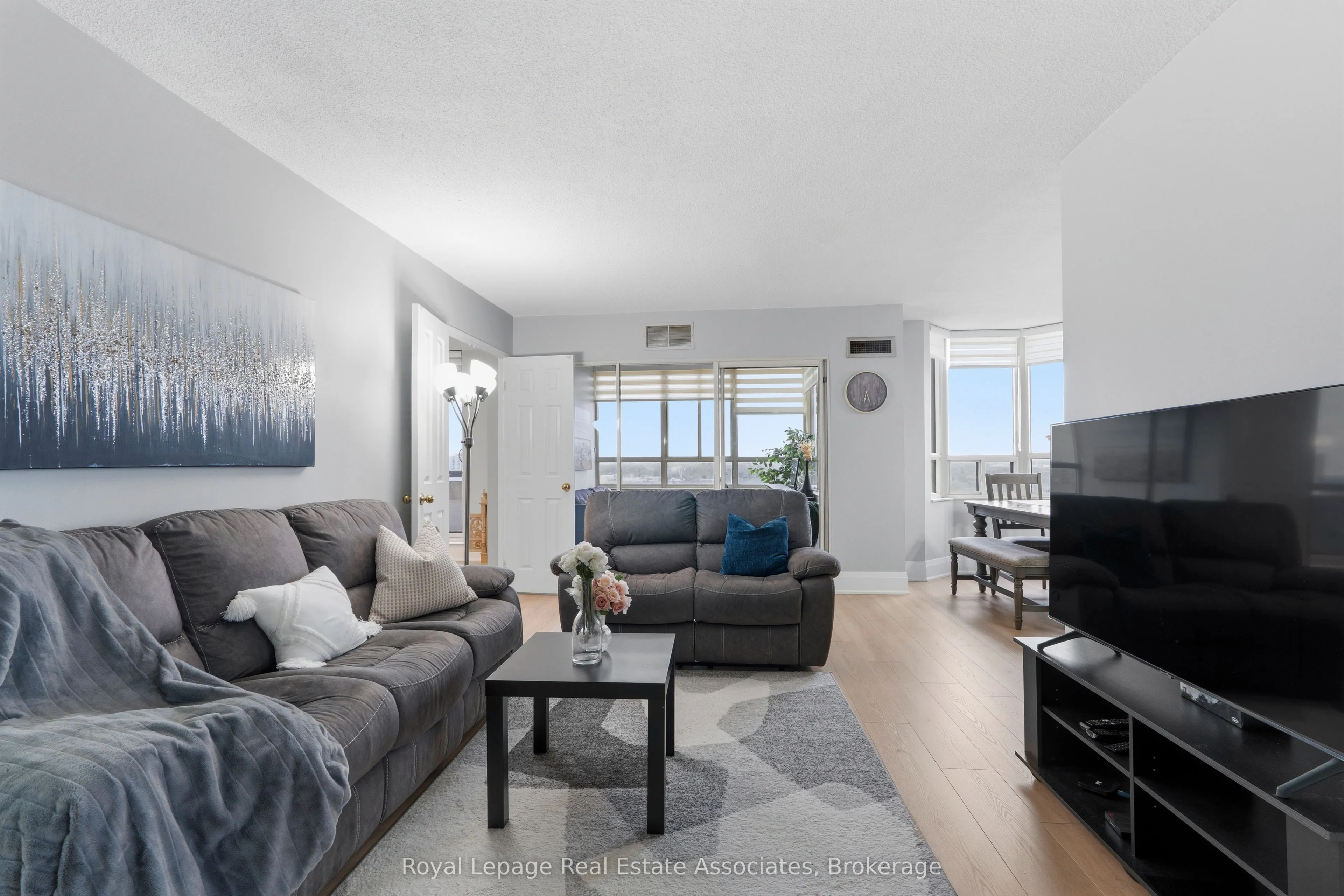 Property For Sale | W12951806