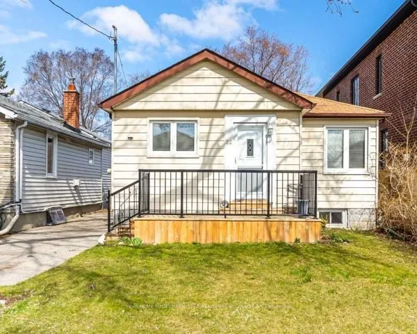 22  Albright  Avenue, Toronto W06, ON M8W 1X1