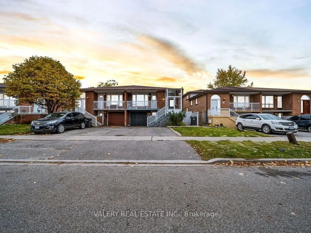 Semi-Detached Home For Lease | W12954180