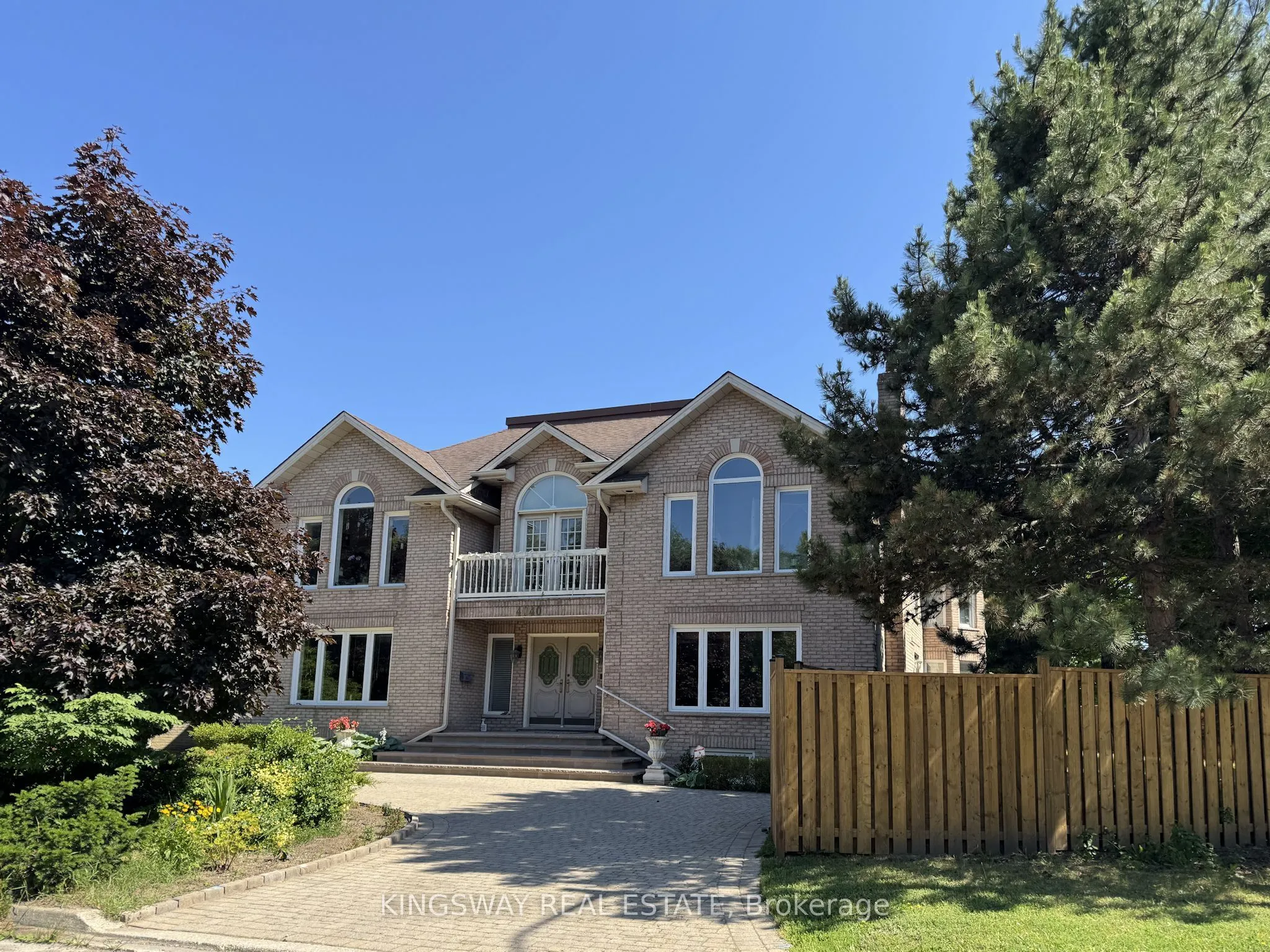 Detached Home For Lease | W12955644
