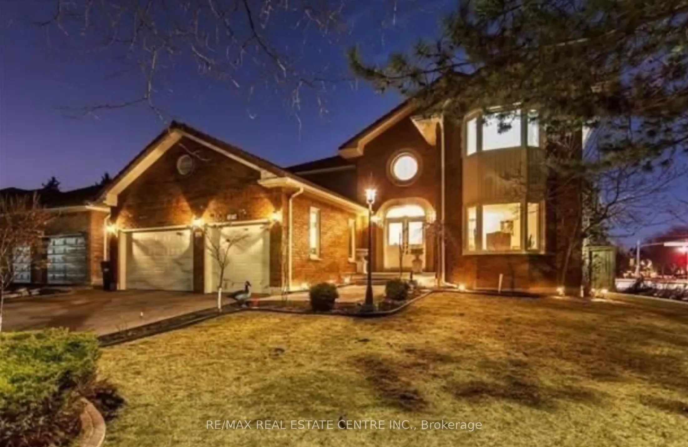 Detached Home For Lease | W12955882