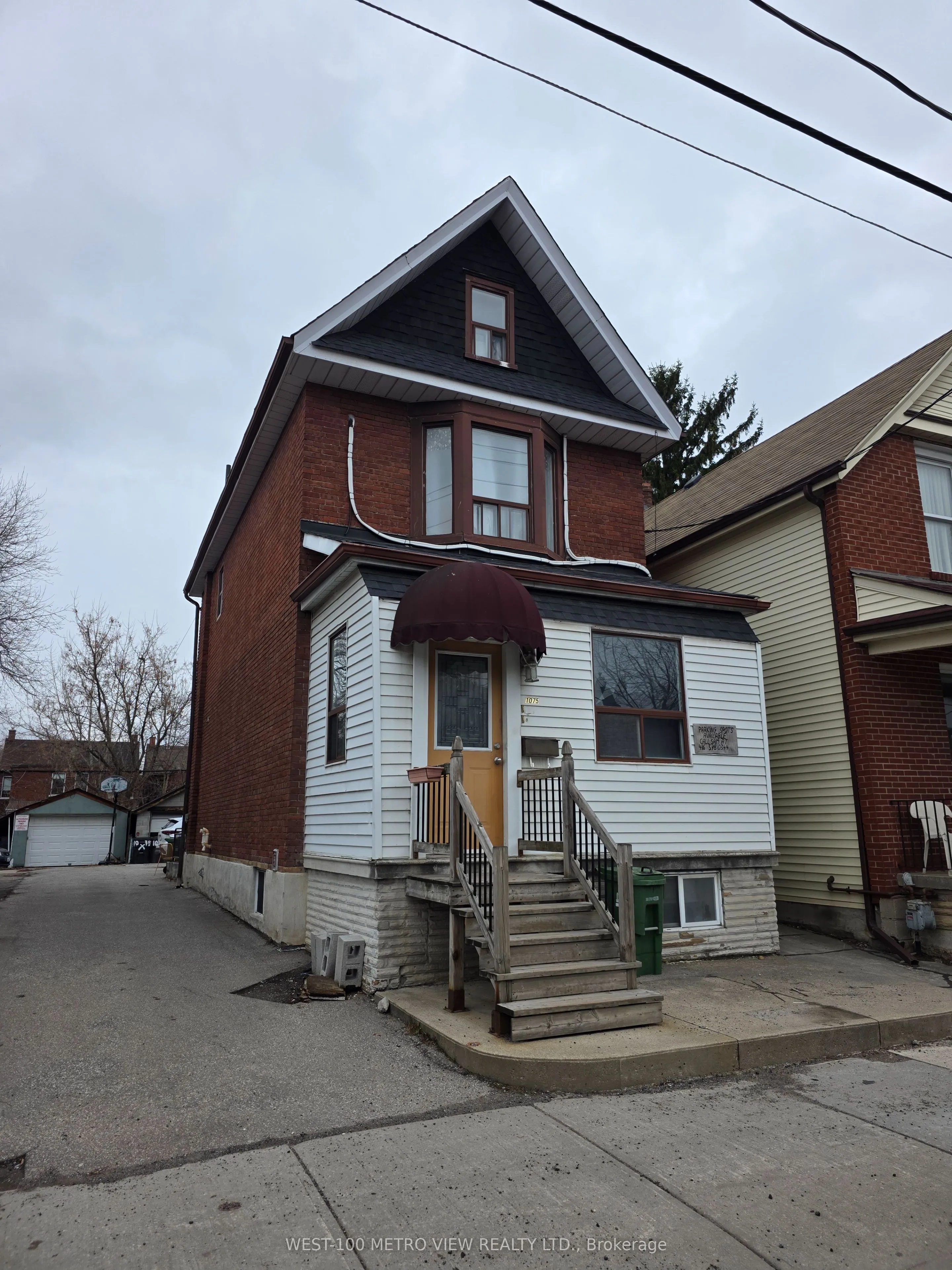 Detached Home For Lease | W12962496