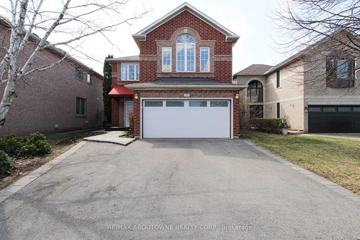 2216 Norfolk Dr, Oakville
