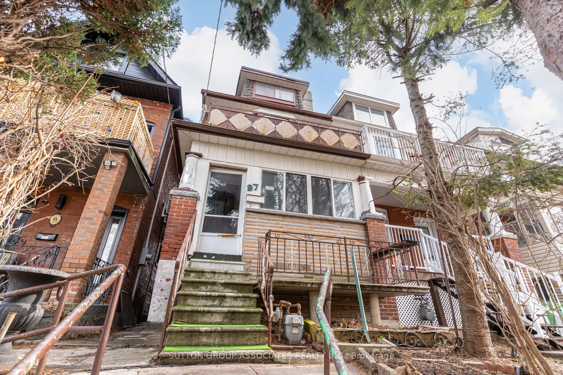 Semi-Detached Home For Sale | W12963306