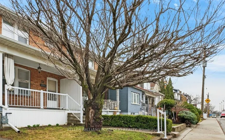 31  Mcroberts  Avenue, Toronto W03, ON M6E 4P3