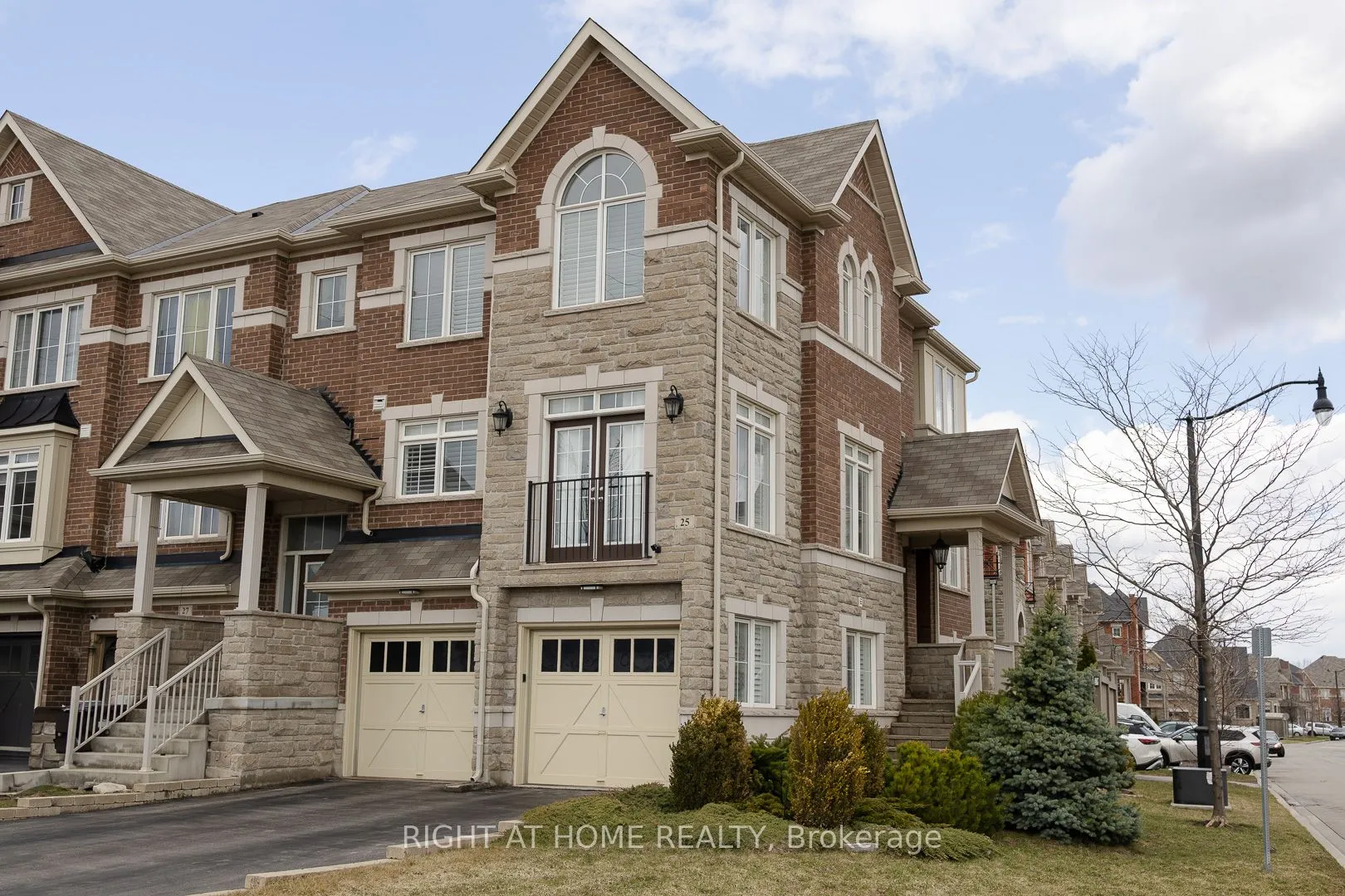 Property For Sale | W12967002