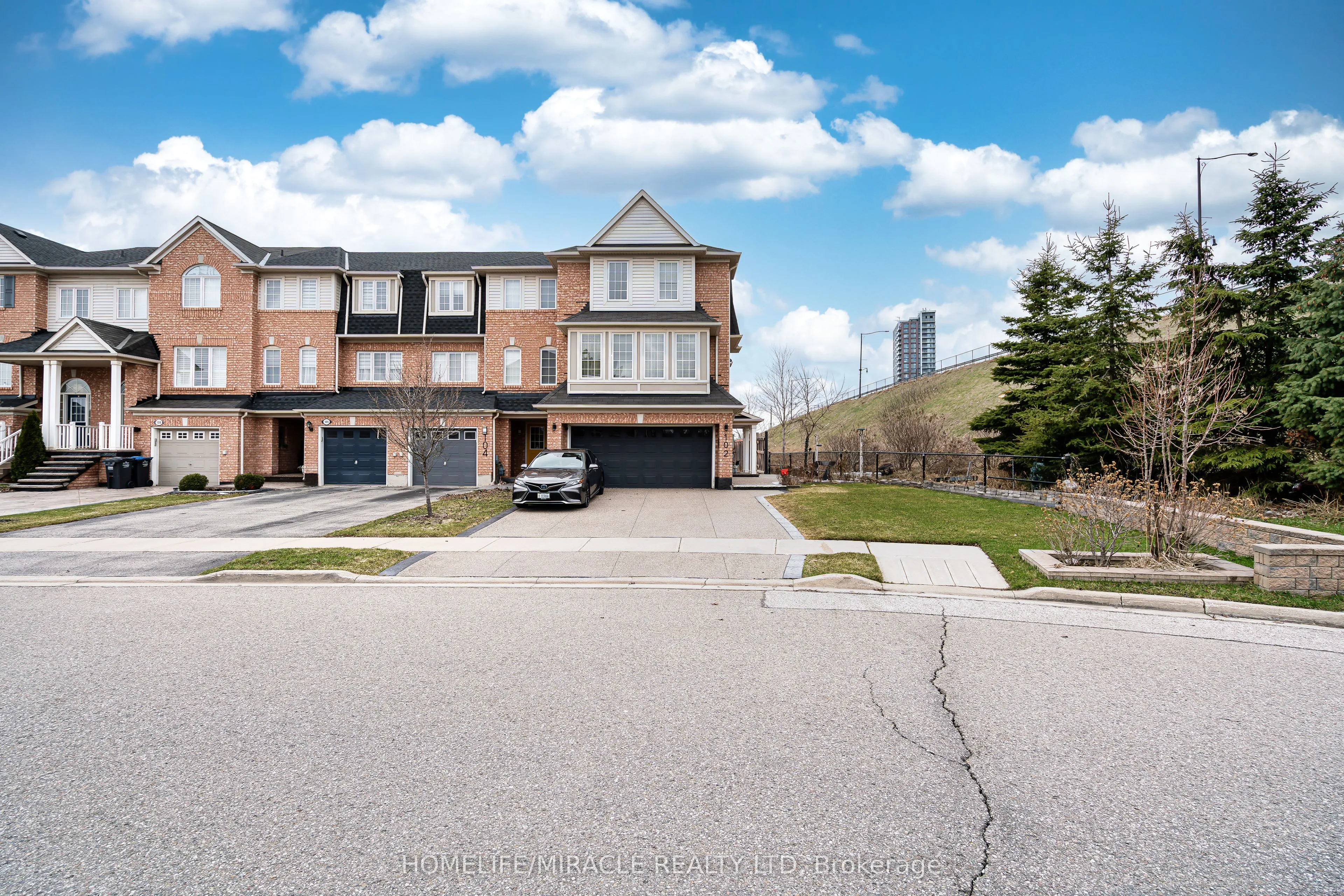 Property For Sale | W12967638