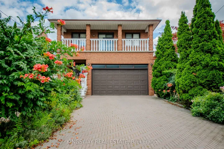 27  Mulholland  Avenue, Toronto W04, ON M6A 2S1