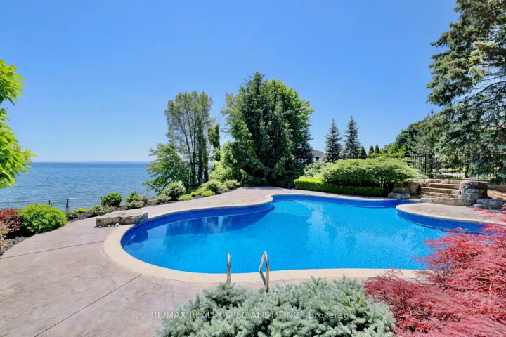 Saltwater pool with waterfall&direct lakeview.