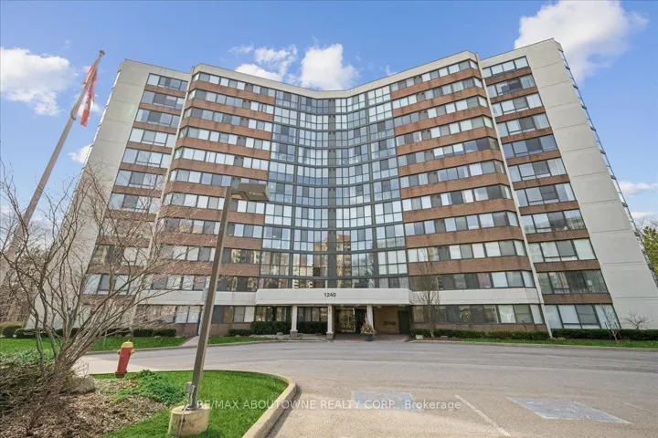 1240  Marlborough  Court, Oakville, ON L6H 3K7