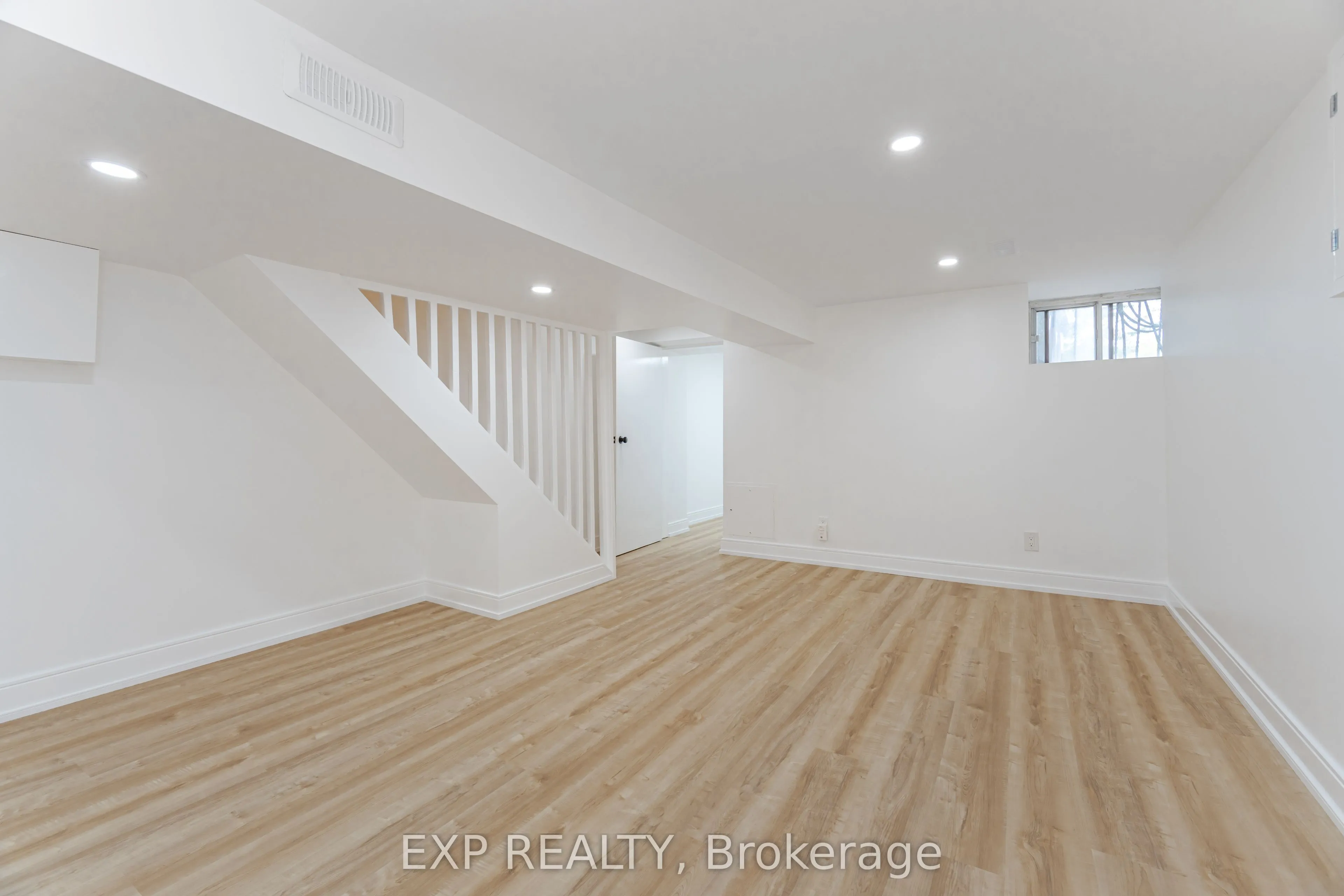 Semi-Detached Home For Lease | W12977352