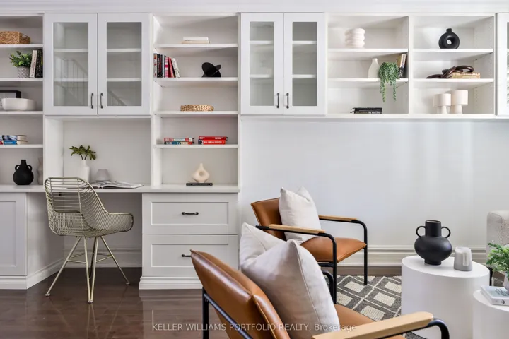 38  Rutland  Street, Toronto W03, ON M6N 1G1