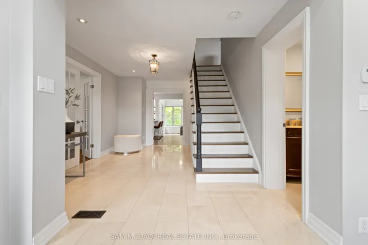 492  Country Club  Crescent, Mississauga, ON L5J 2R2