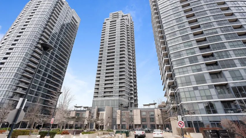 5  Valhalla Inn  Road, Toronto W08, ON M9B 0B1