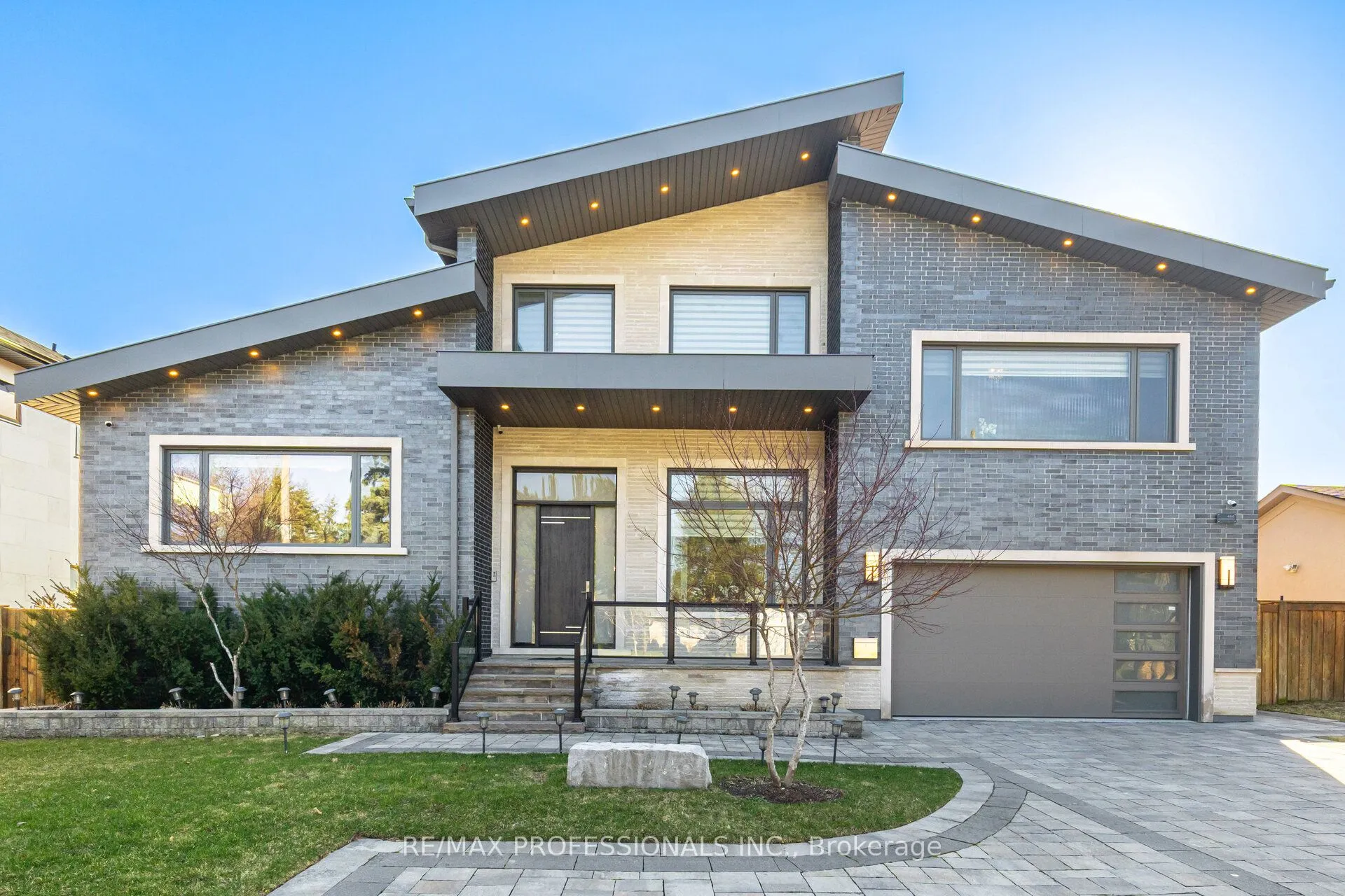 Detached Home For Sale | W12982662