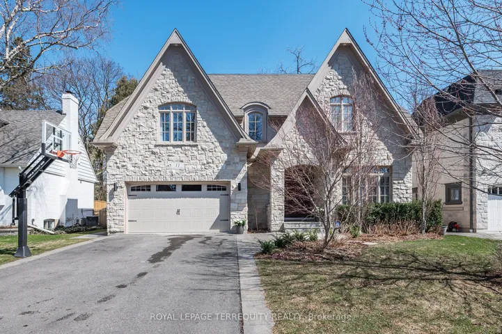 11  Chestnut Hills  Parkway, Toronto W08, ON M9A 3P7
