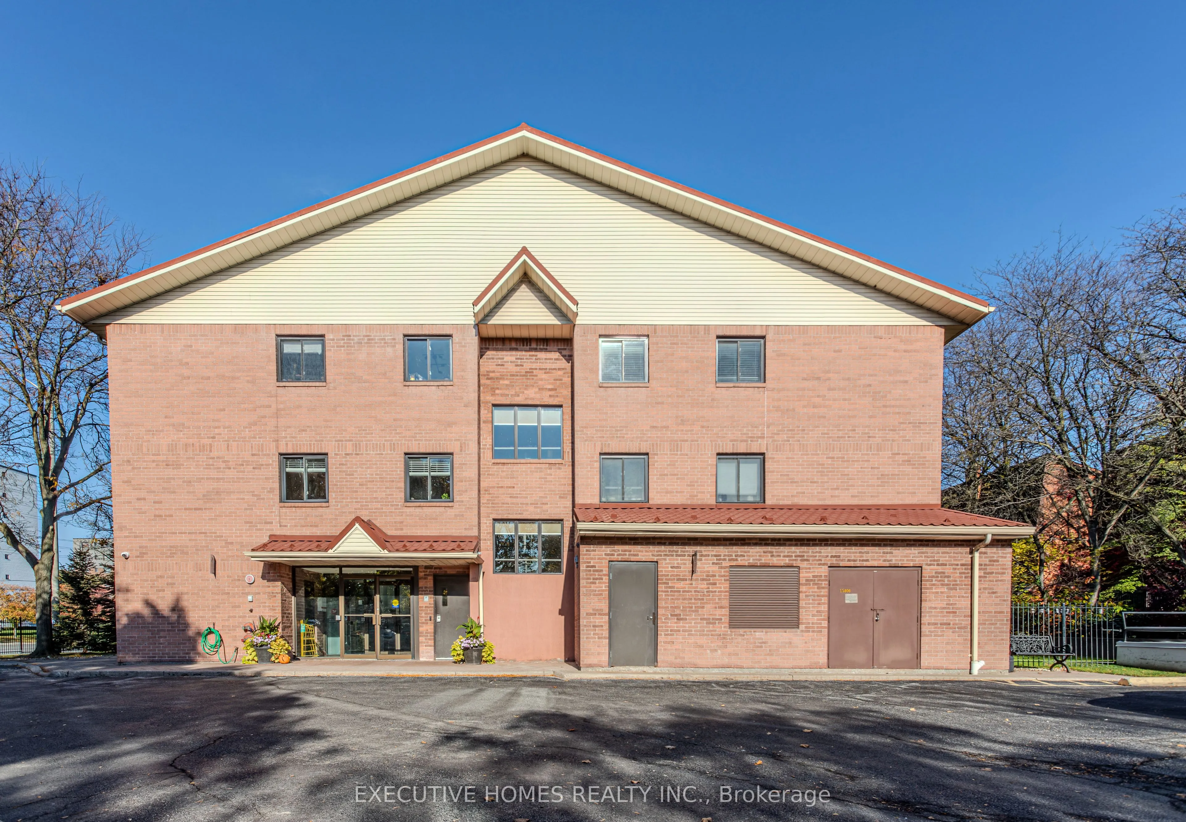 Property For Sale | W12985716