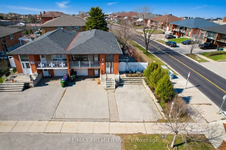 108  Hisey  Crescent, Toronto W05, ON M3N 1V1
