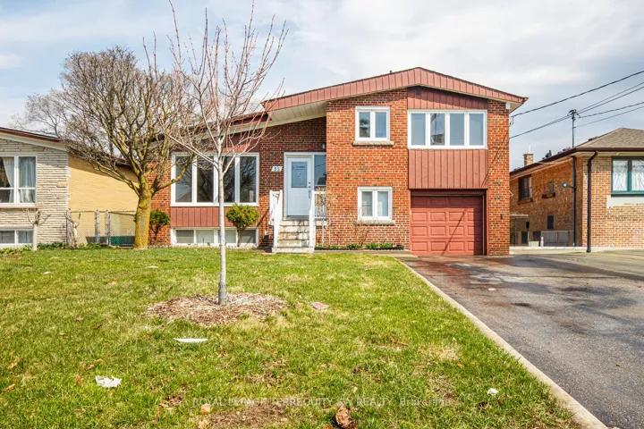 35  Euphrasia  Drive, Toronto W04, ON M6B 3V8