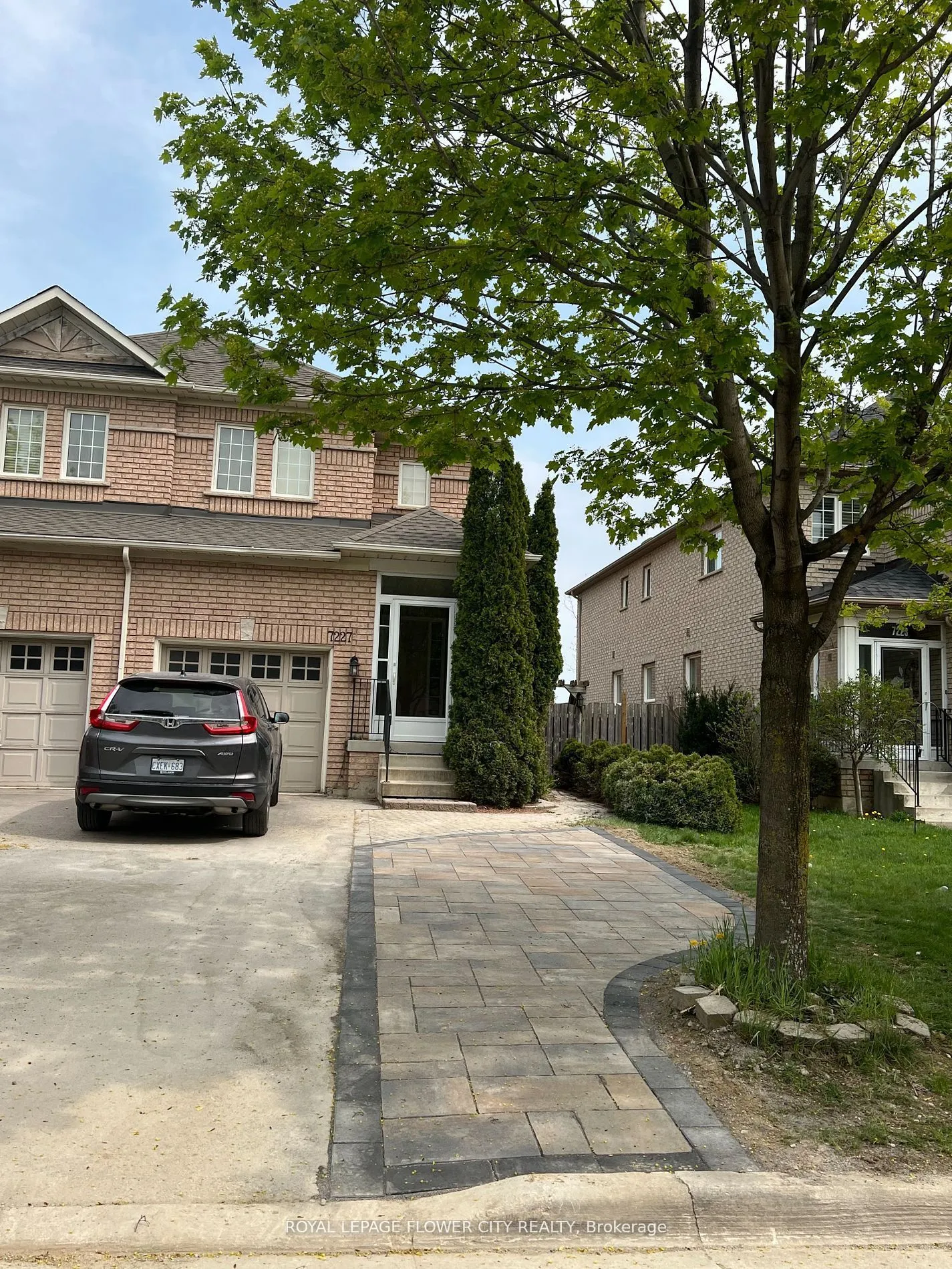 Semi-Detached Home For Lease | W12986978