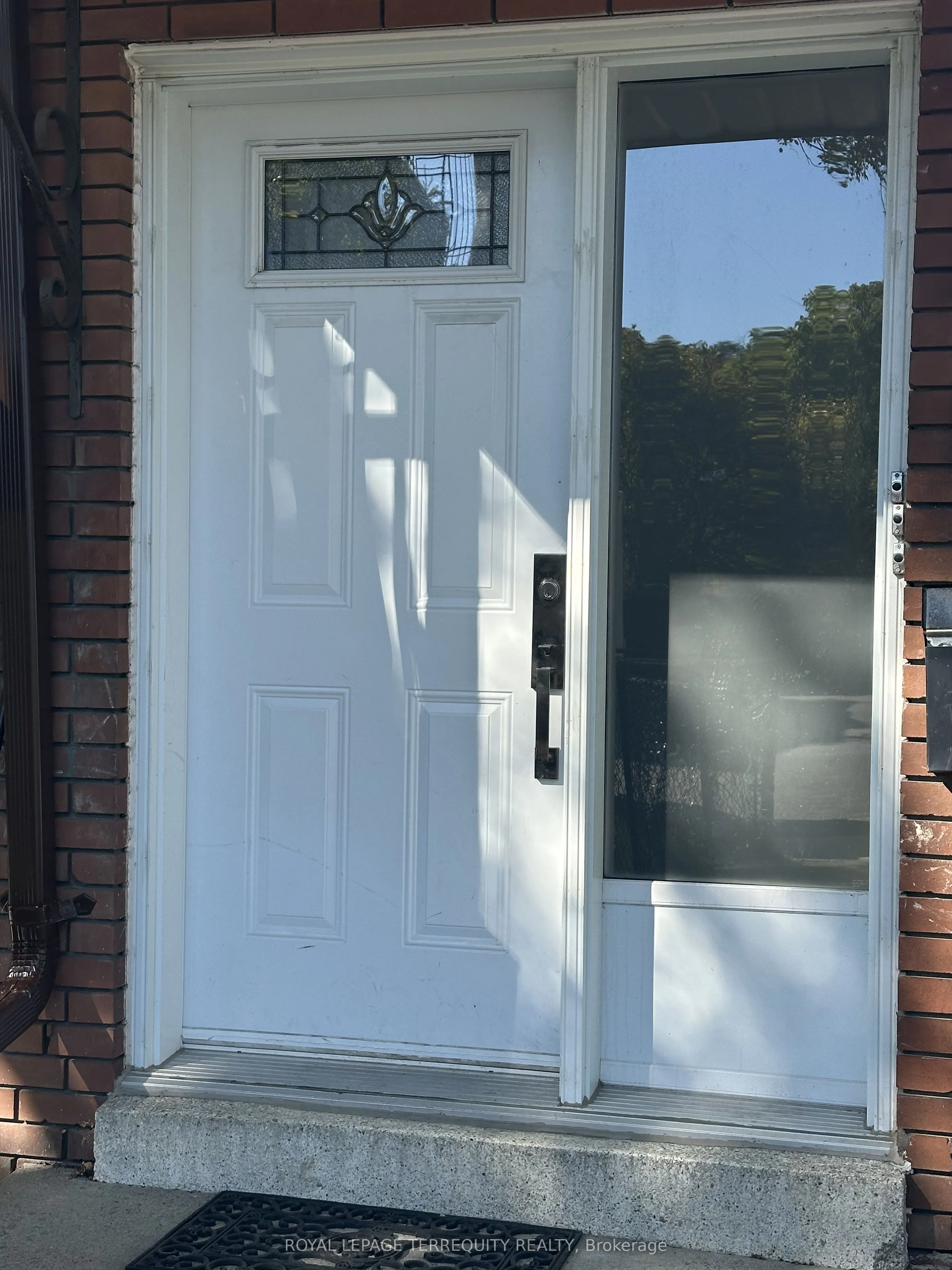 Triplex For Lease | W12989298