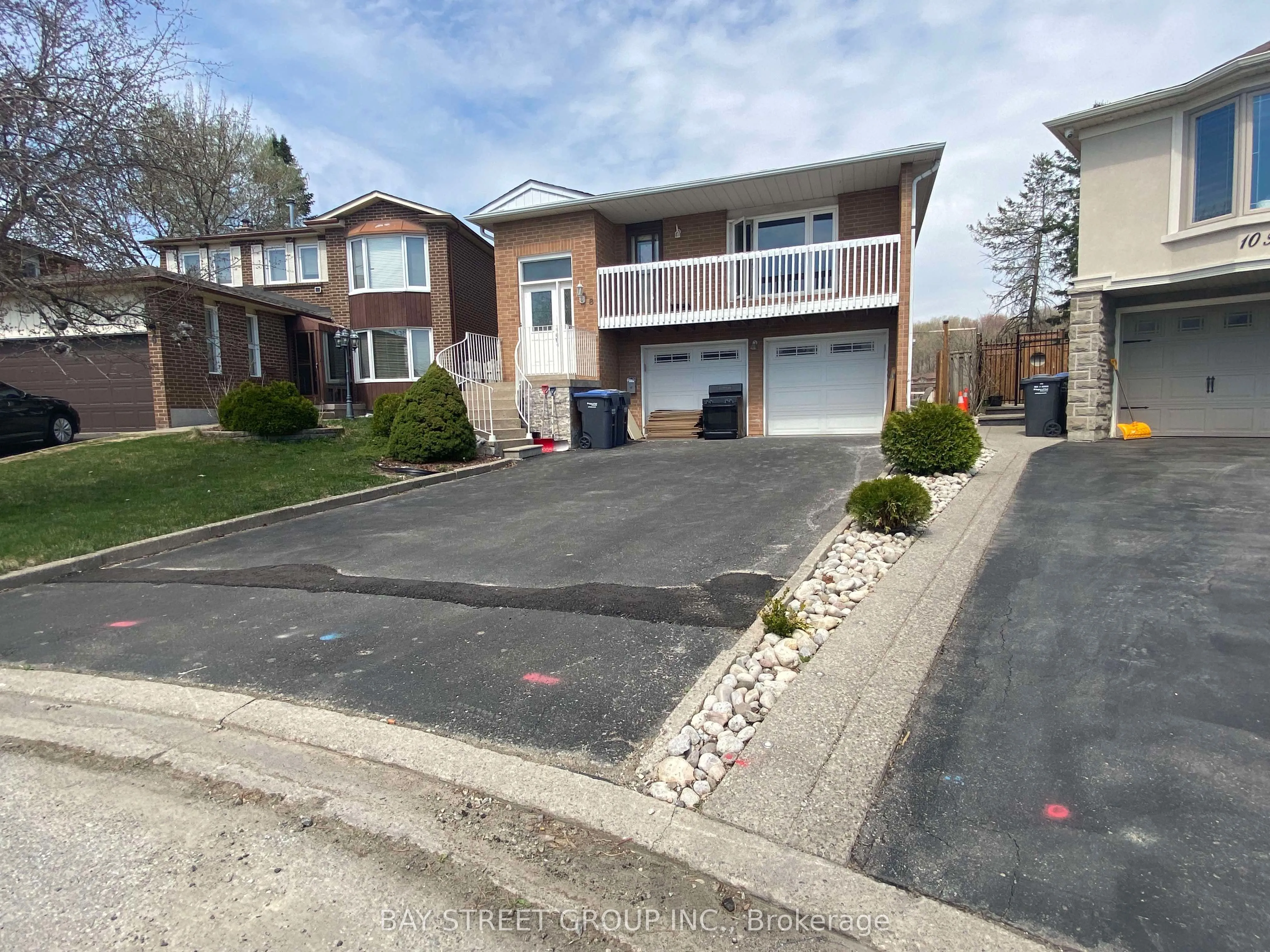 Detached Home For Lease | W12992536
