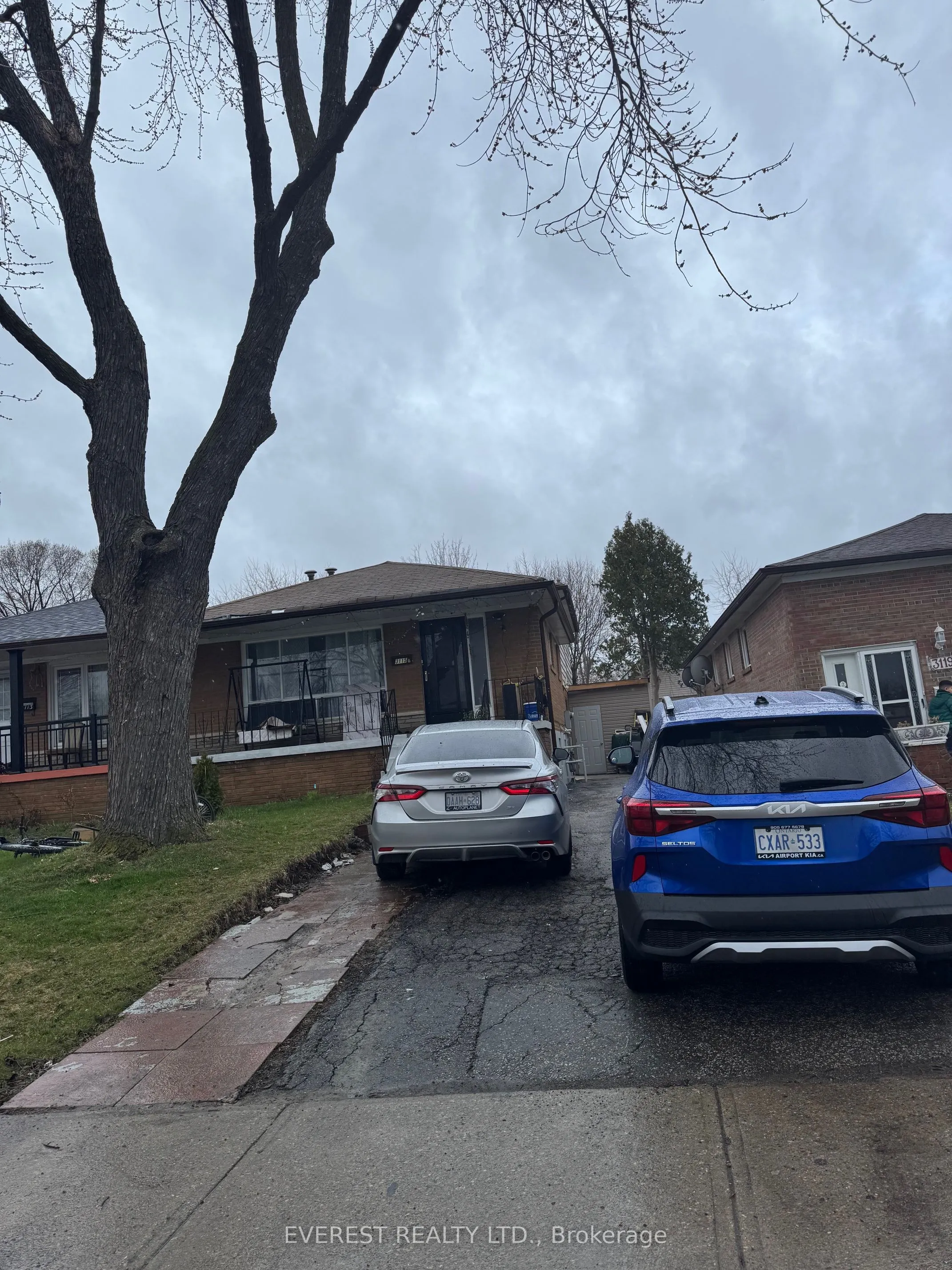 Semi-Detached Home For Sale | W12998794