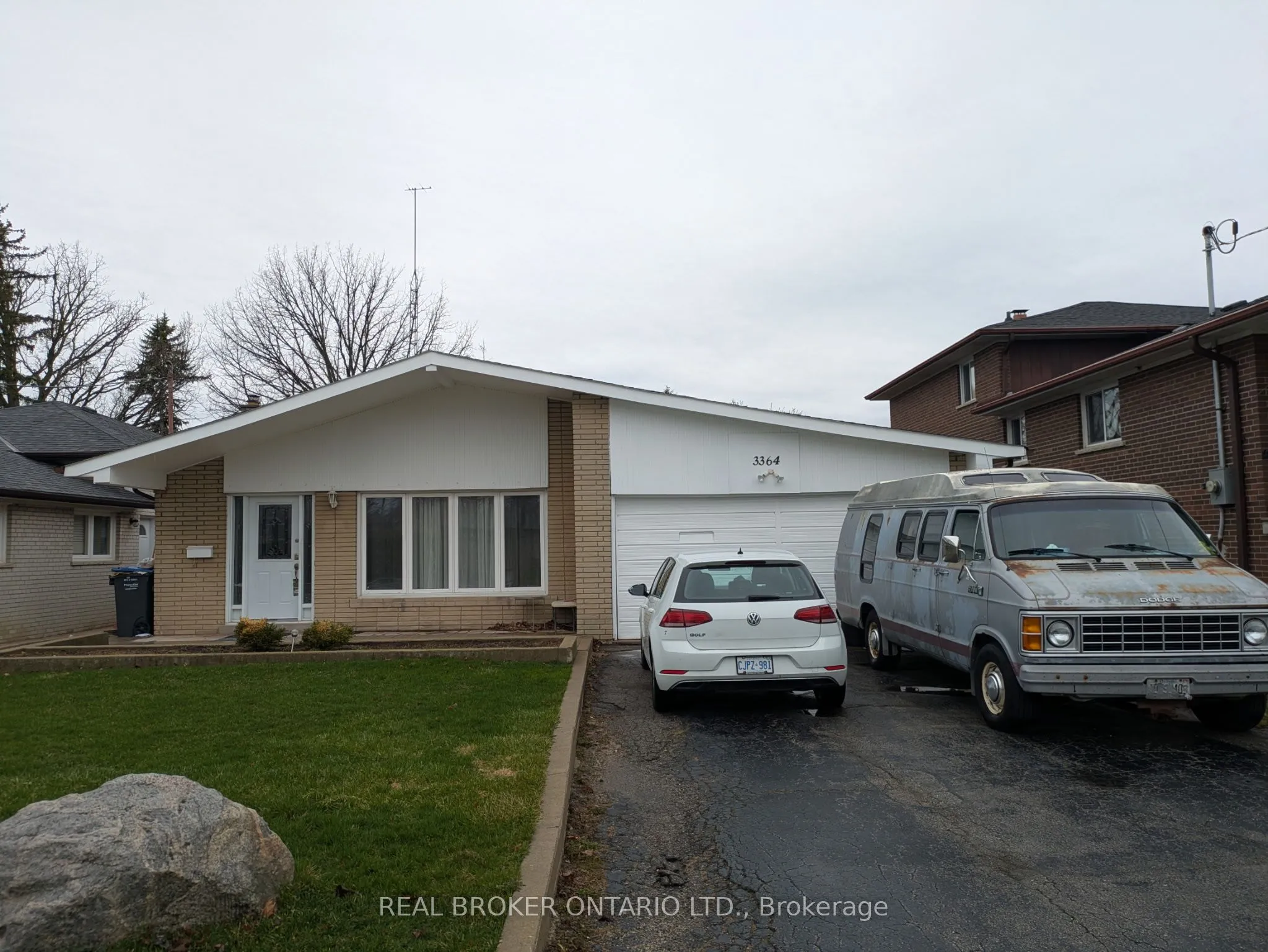 Detached Home For Lease | W12999012