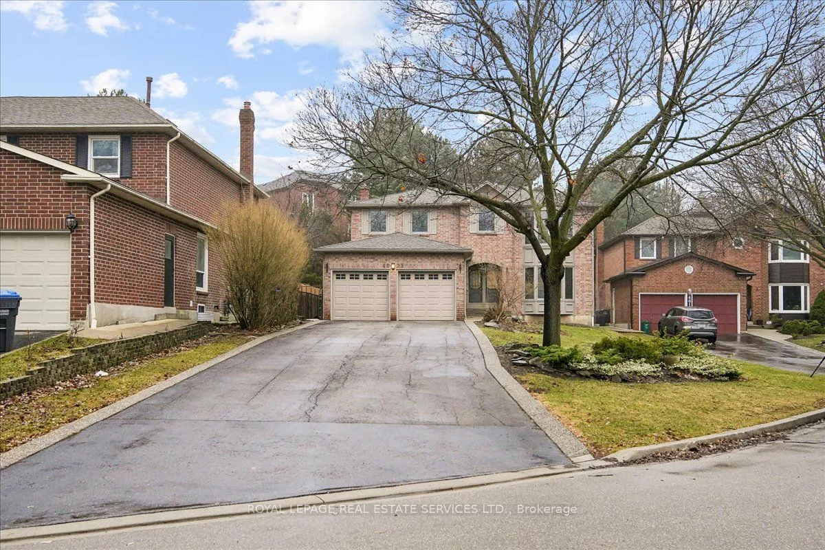 Detached Home For Lease | W12999042