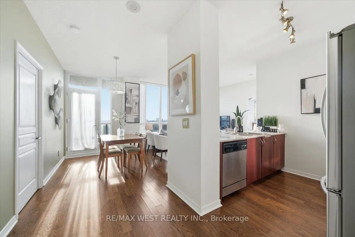 Property For Sale | W12999964