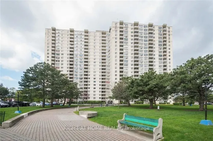 390  Dixon W Road, Toronto W09, ON M9R 1T4