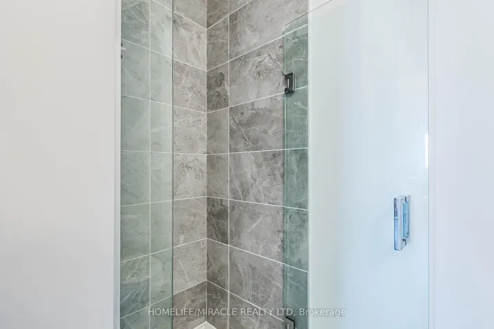 30 Elm Drive 3802, Mississauga, ON L5B 0N6