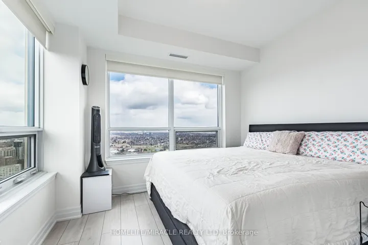 30 Elm Drive 3802, Mississauga, ON L5B 0N6