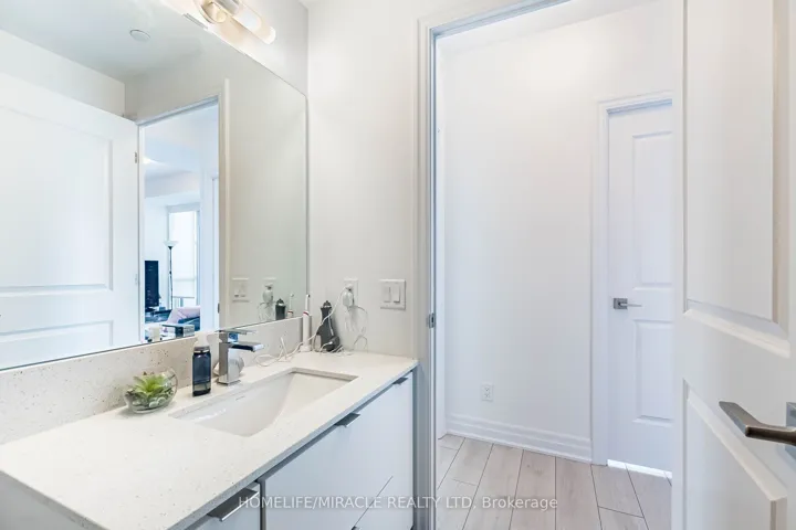30 Elm Drive 3802, Mississauga, ON L5B 0N6
