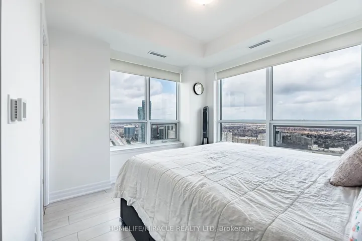 30 Elm Drive 3802, Mississauga, ON L5B 0N6
