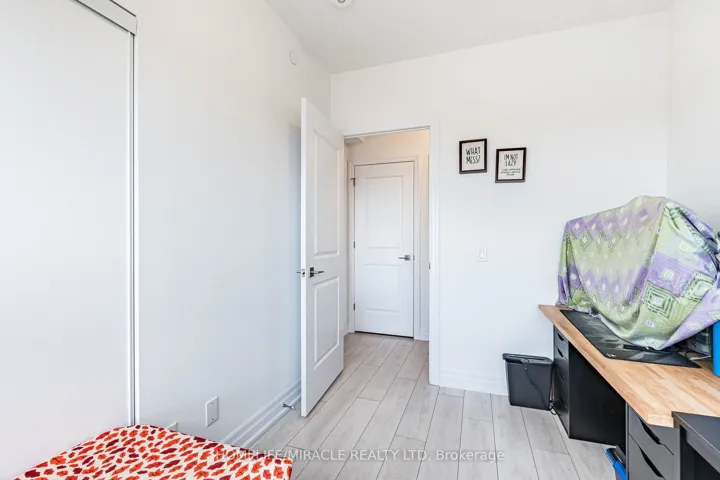 30 Elm Drive 3802, Mississauga, ON L5B 0N6