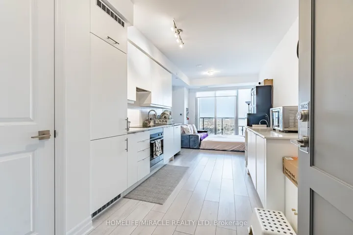 30 Elm Drive 3802, Mississauga, ON L5B 0N6