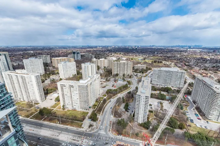 30 Elm Drive 3802, Mississauga, ON L5B 0N6