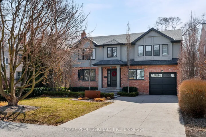 9  Bernice  Avenue, Toronto W07, ON M8Y 1Z5