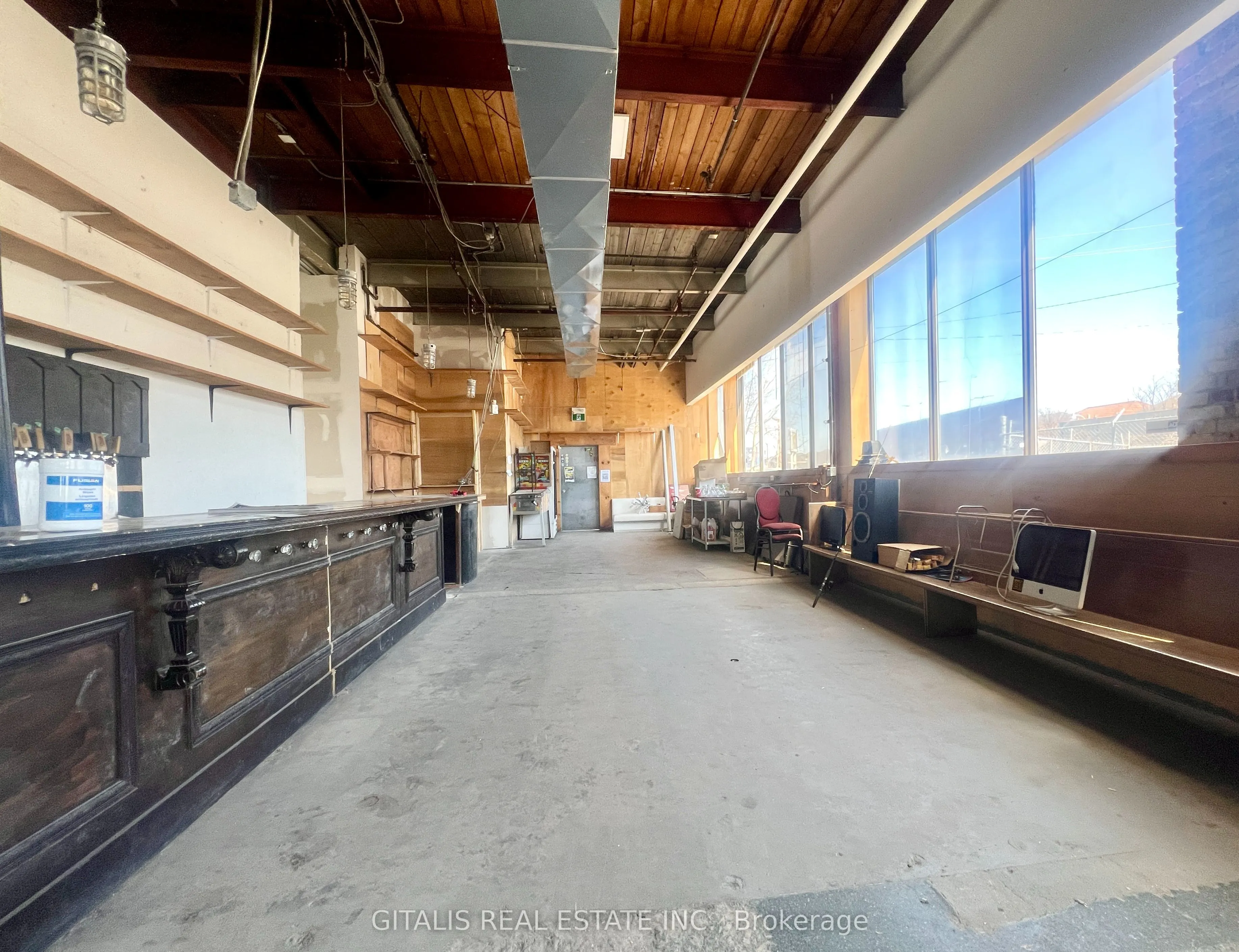 Industrial Property For Lease | W13006214