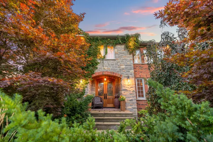 4278  Clubview  Drive, Burlington, ON L7M 4X1