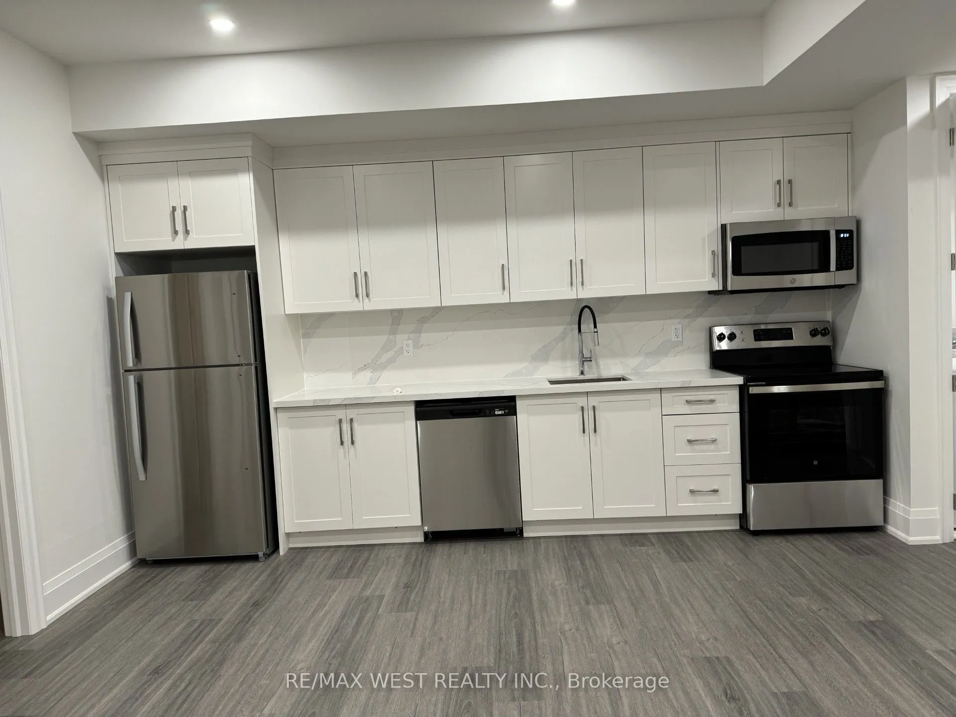 Semi-Detached Home For Lease | W13011922