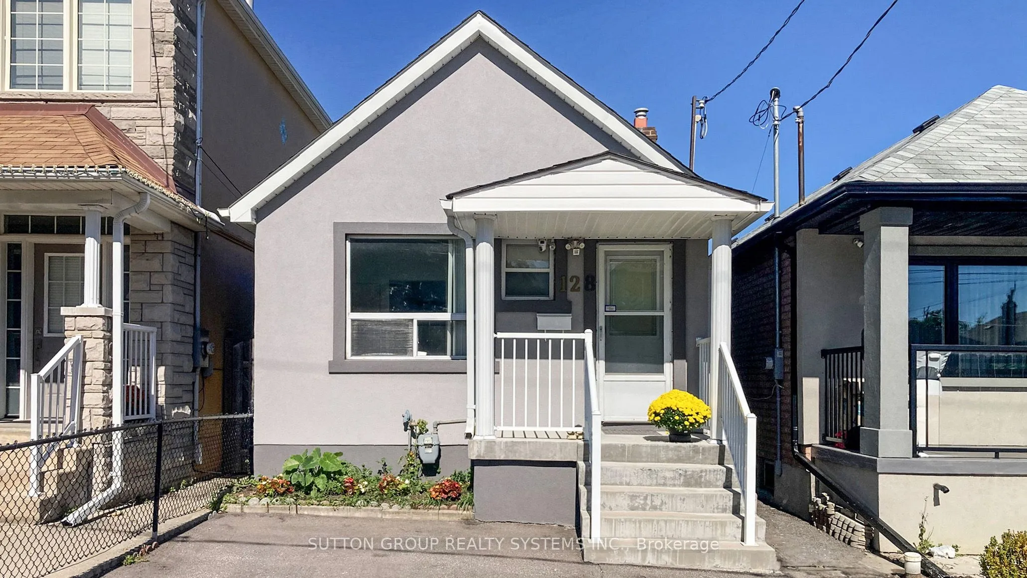 Detached Home For Sale | W13018088
