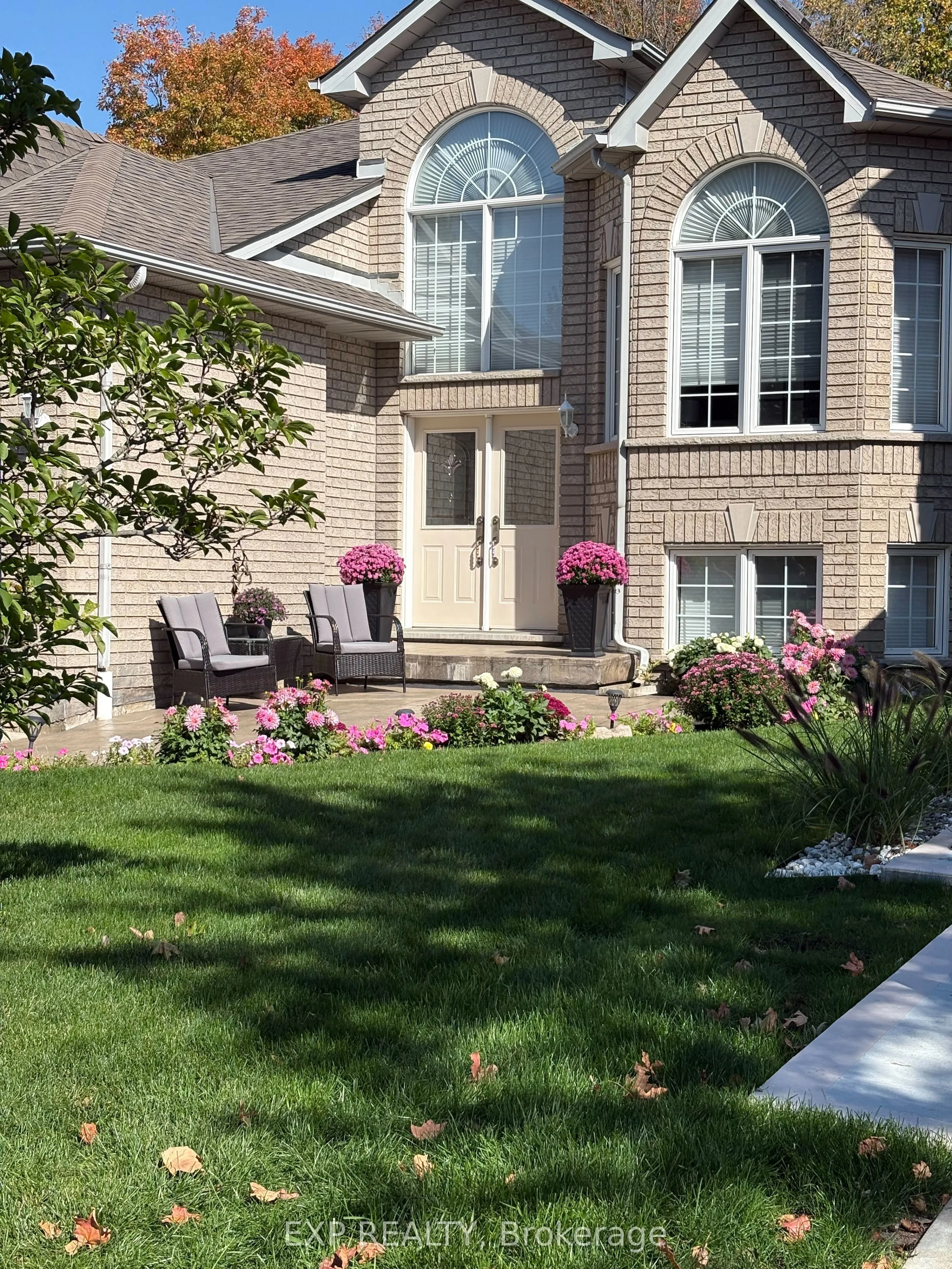 Detached Home For Sale | W13021882