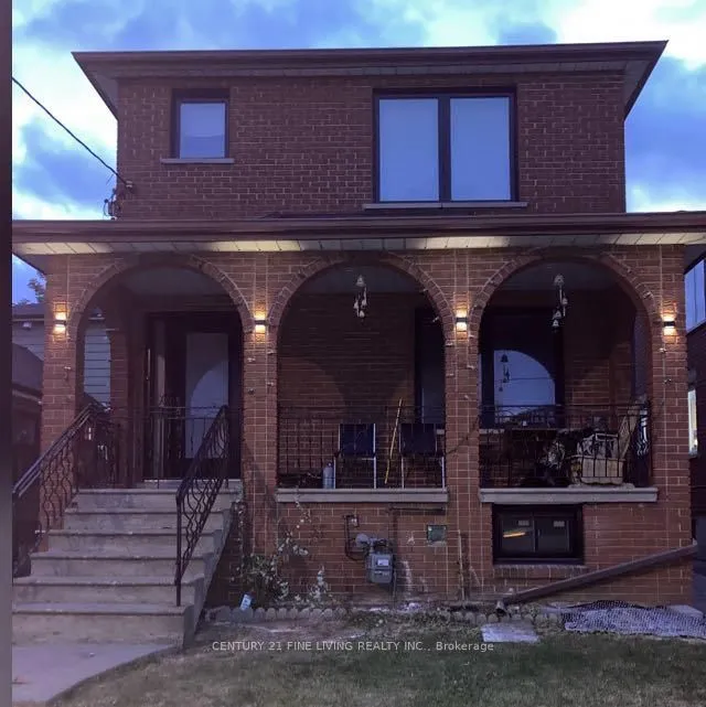 Detached Home For Lease | W13023158