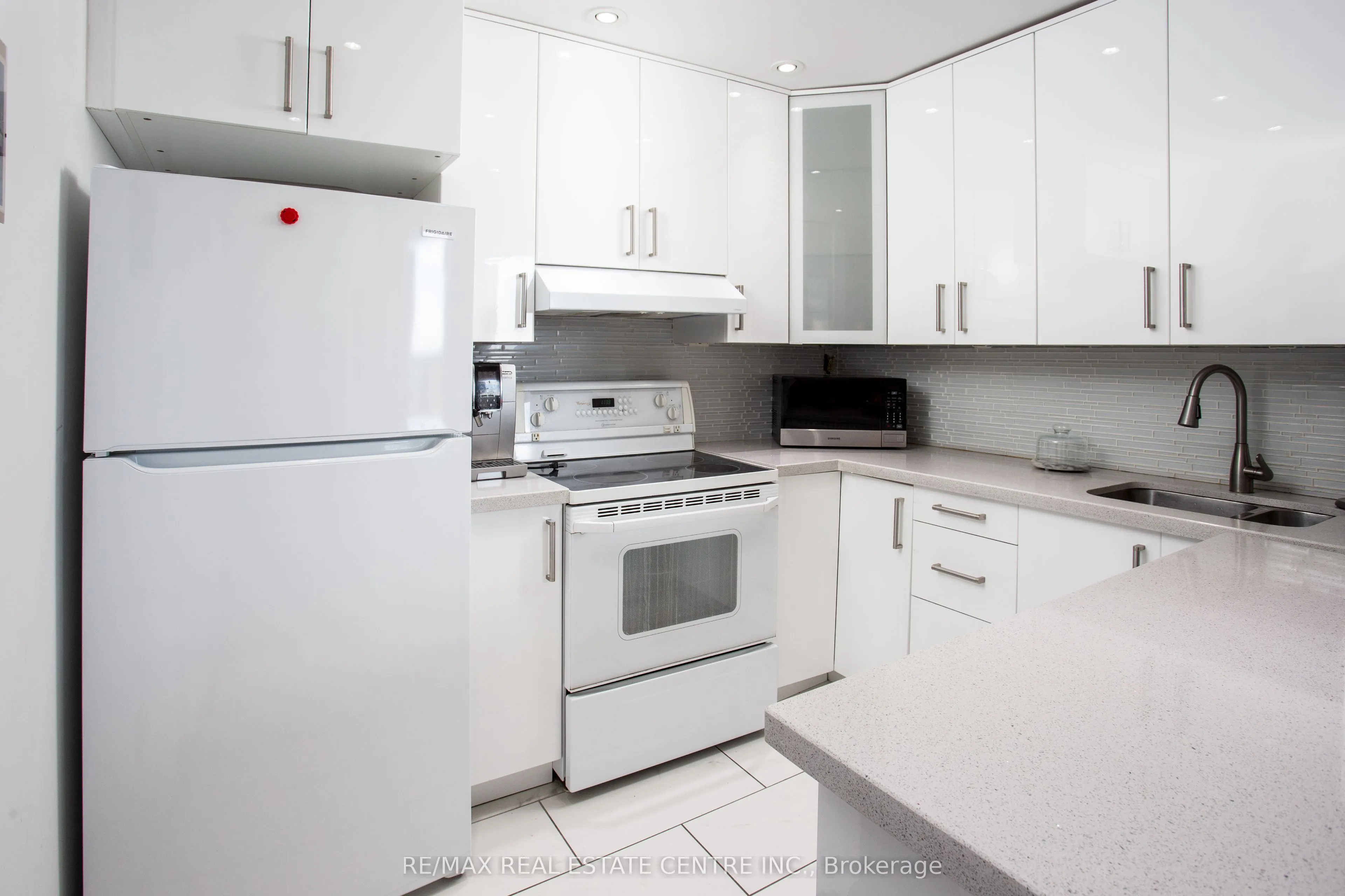 Property For Sale | W13025332