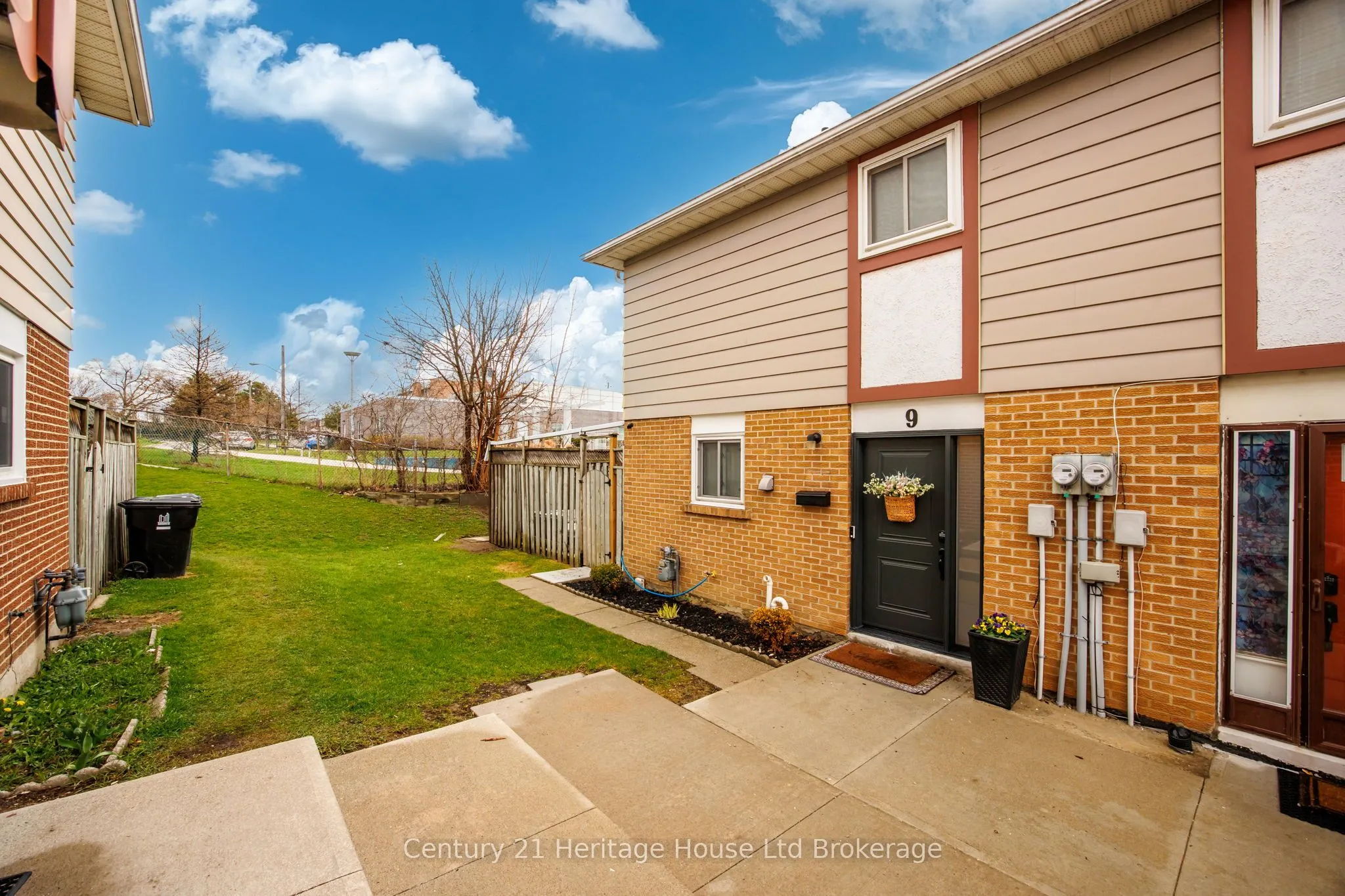 Property For Sale | W13025582