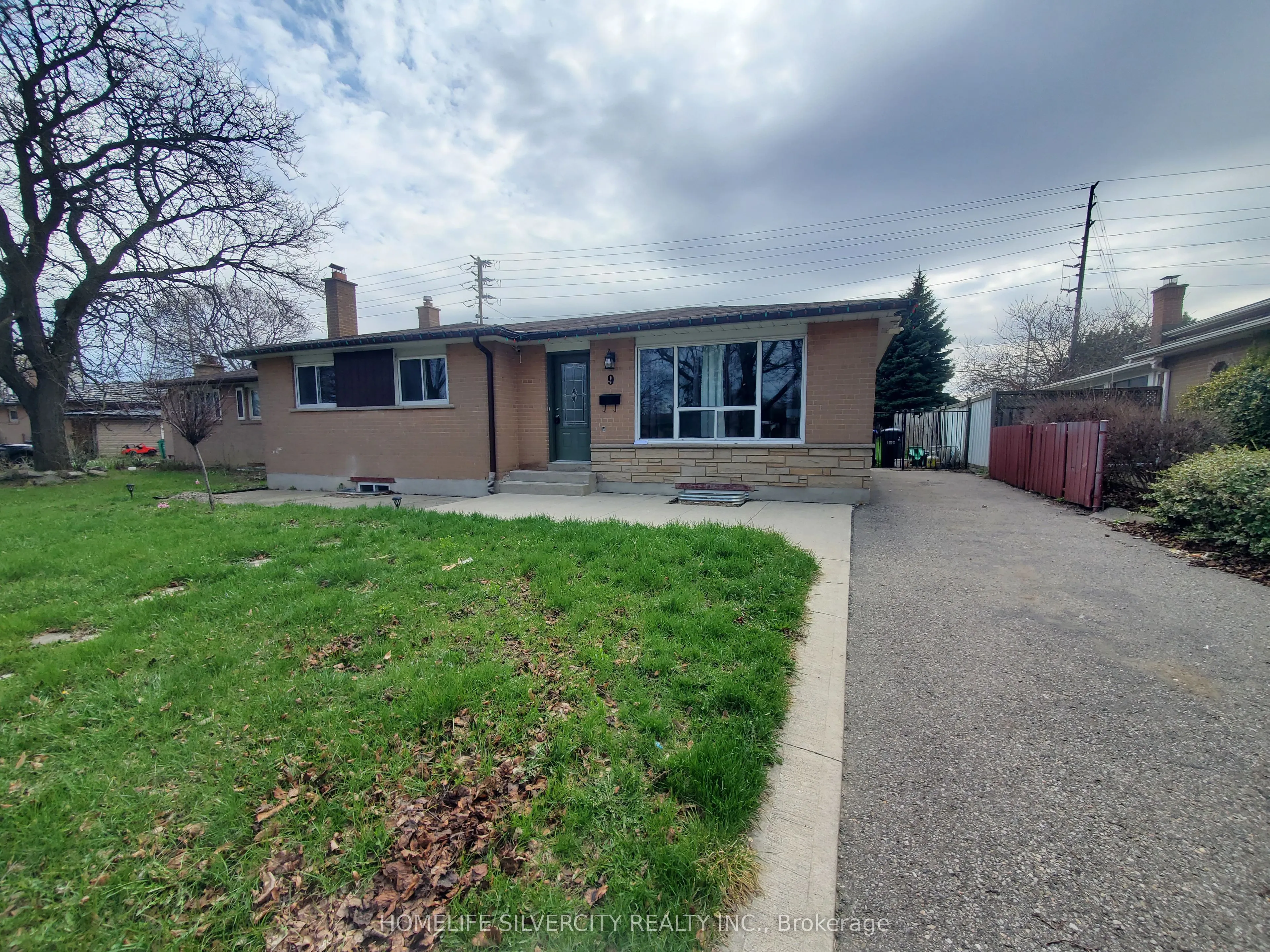 Detached Home For Lease | W13027452