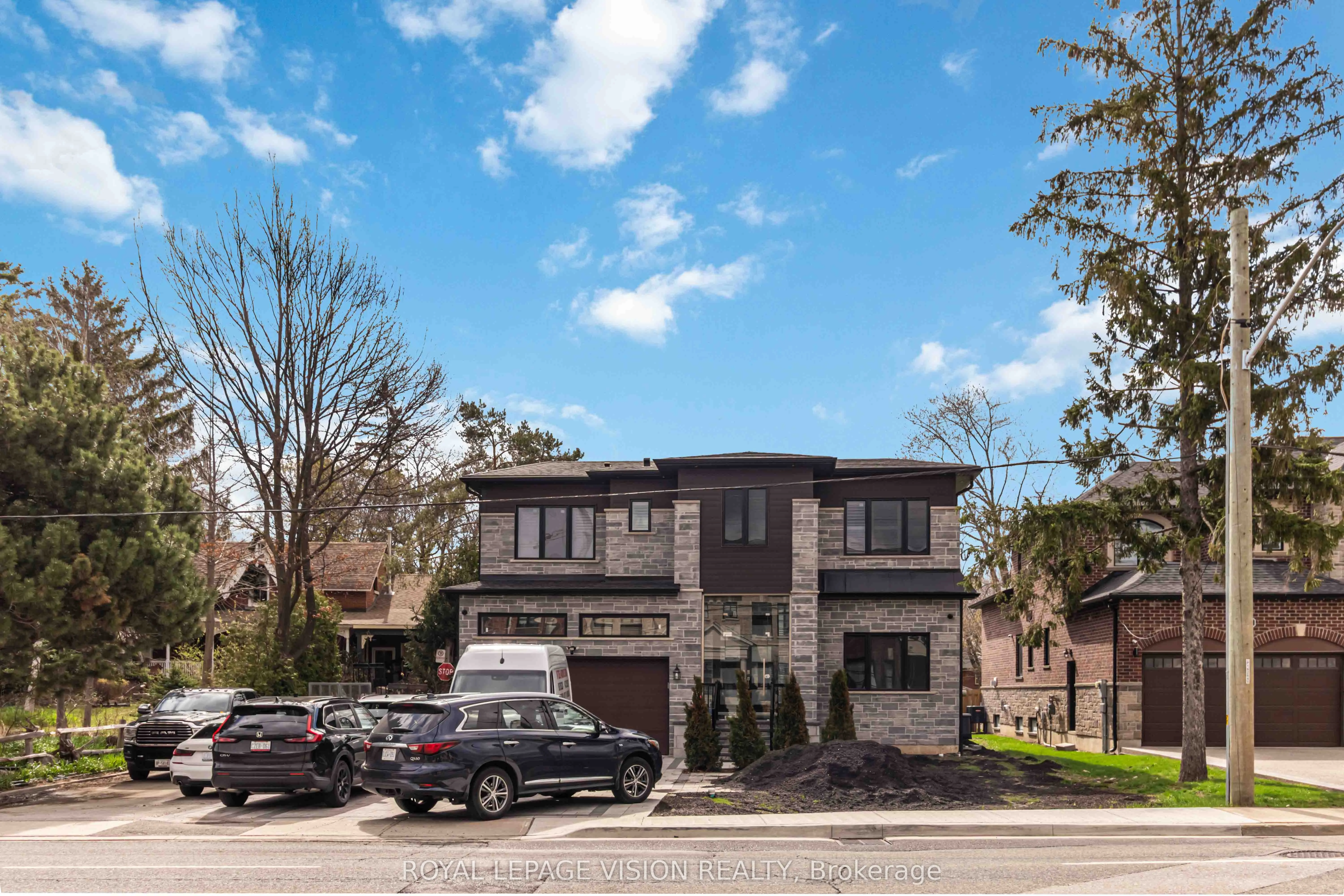 Detached Home For Lease | W13027726
