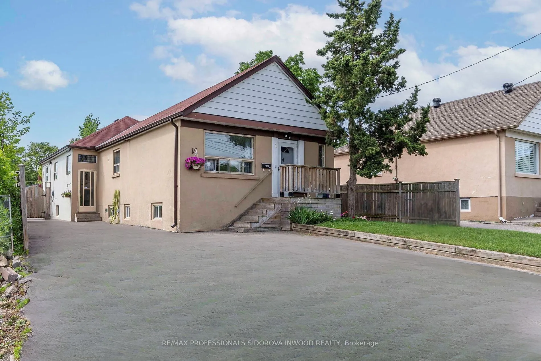 Property For Lease | W13030552